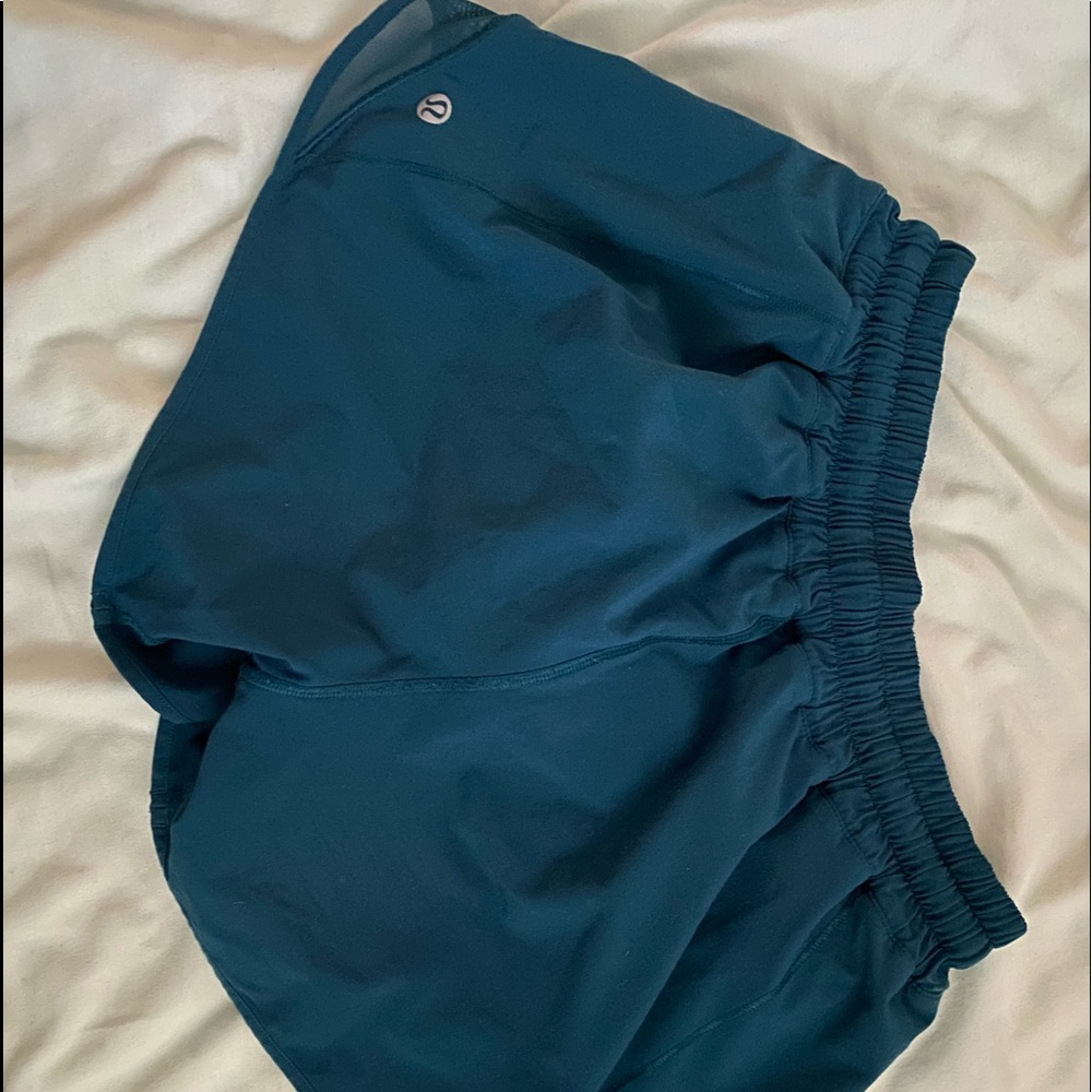 Lululemon hotty hot 4” shorts